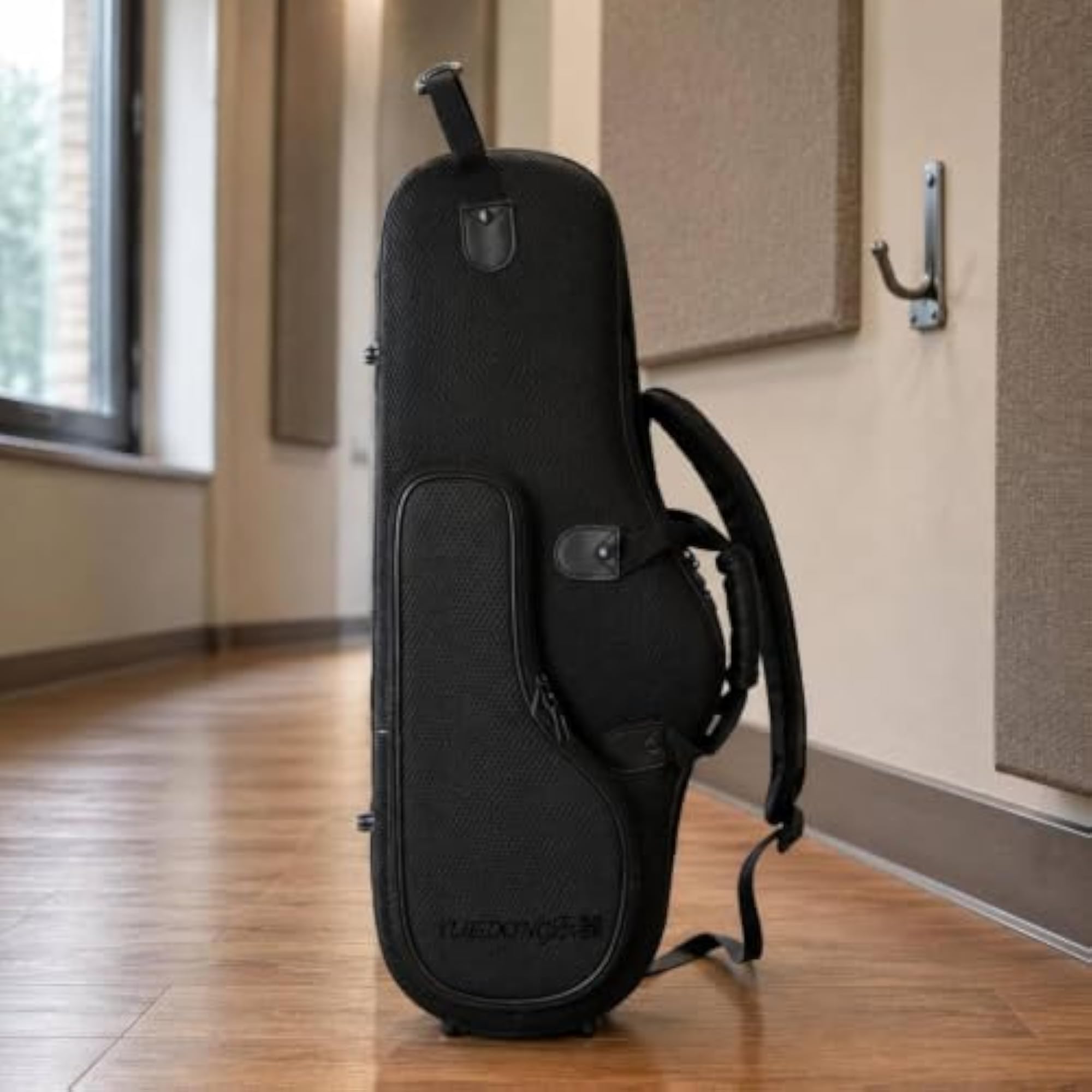 Lightweight Alto Saxophone Case, Contoured Design